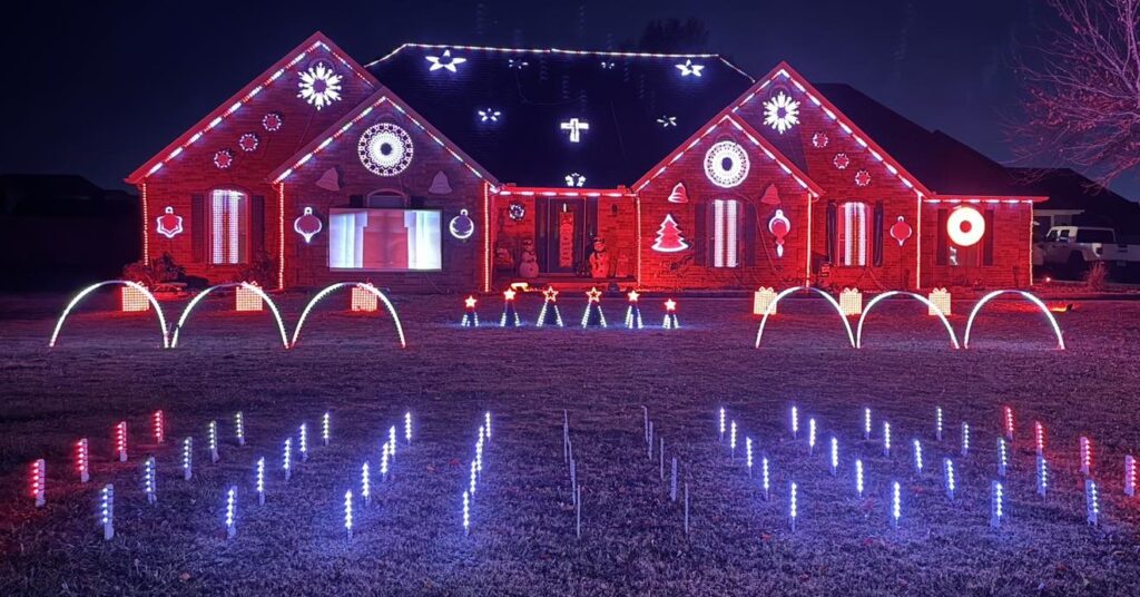 christmas light homes